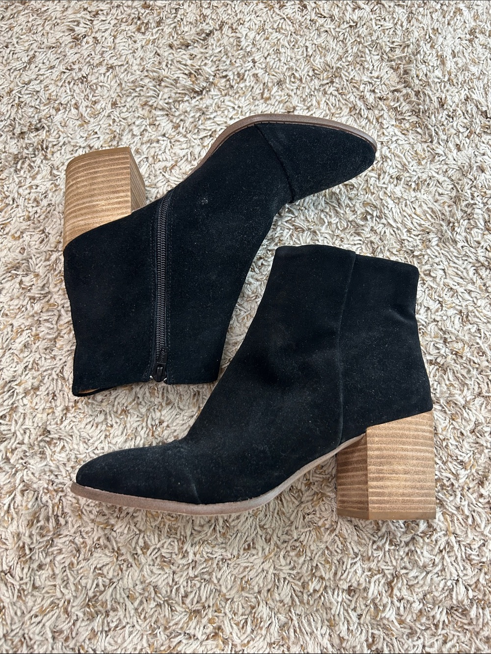 Dolce Vita Black Suede Pointed Toe Ankle Boots - Women's Size 9